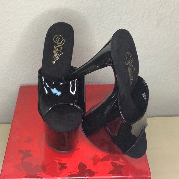 Pleaser Sky-301 Black Patent New in Box - Picture 2 of 3